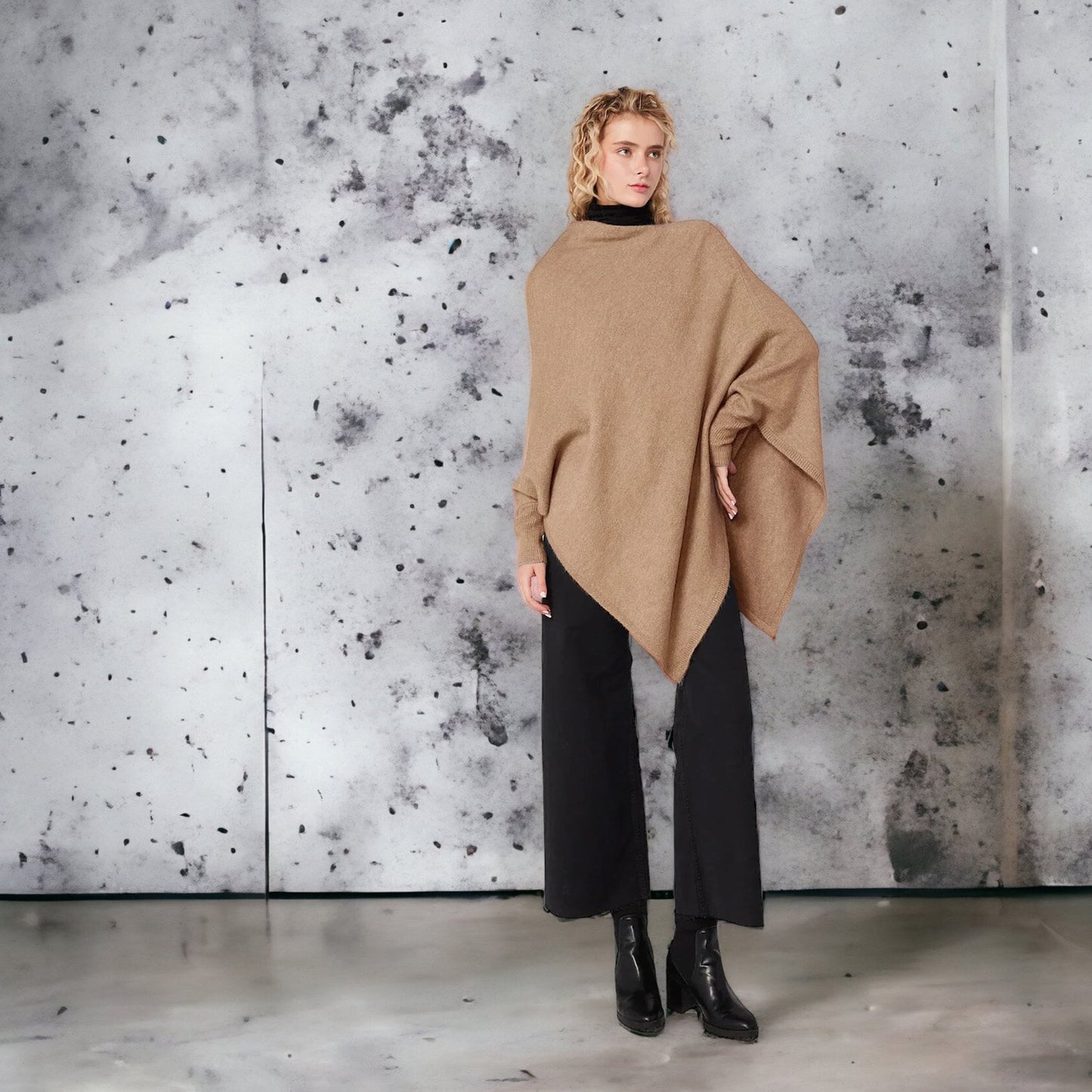 Look by M Triangle Poncho with Sleeves